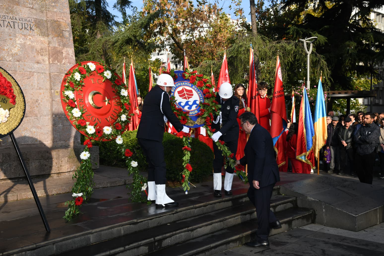 BÜYÜK ÖNDER ATATÜRK TRABZON’DA TÖRENLE ANILDI