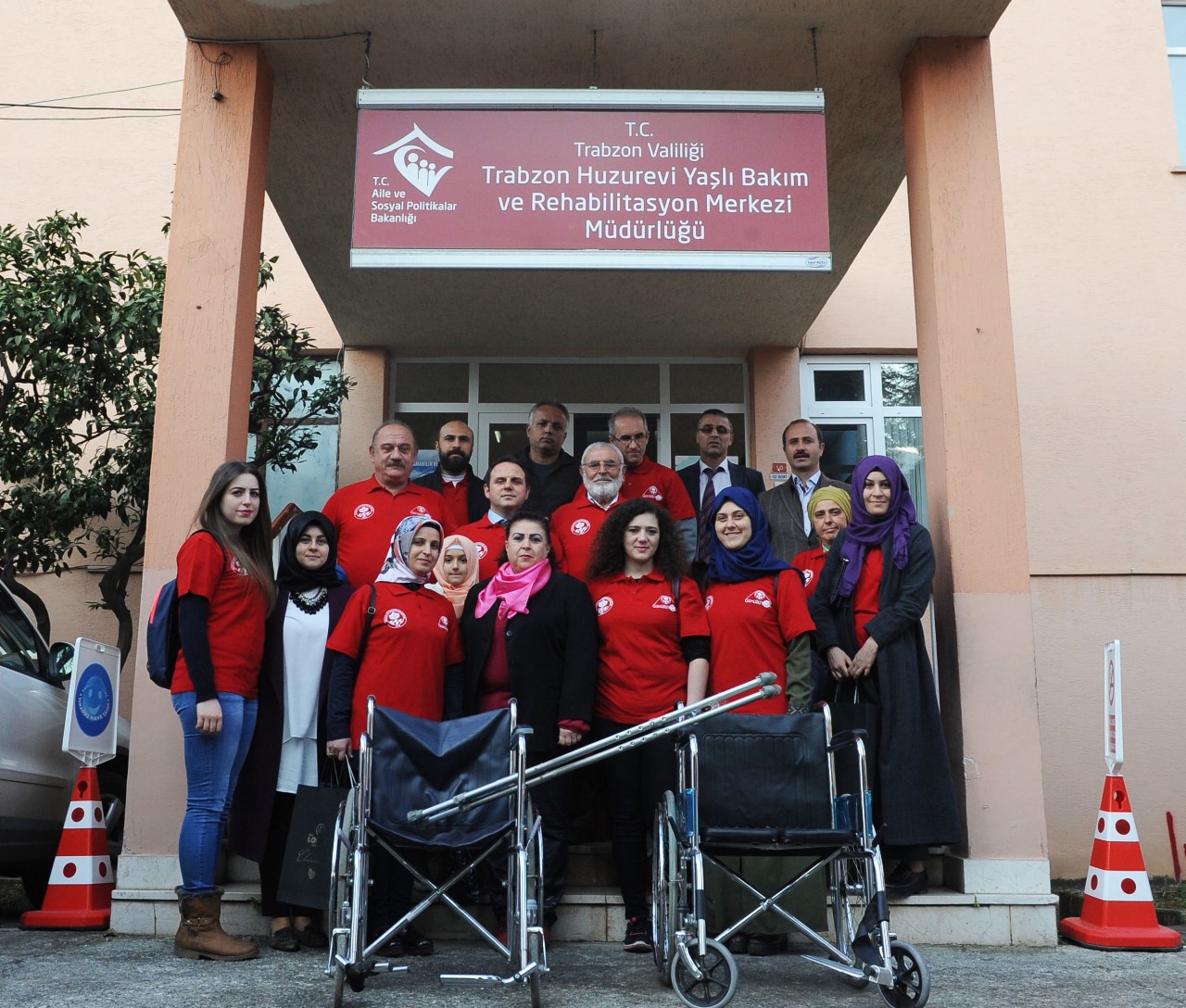 Bykehir Belediyesinin gnllleri huzurevinde.


