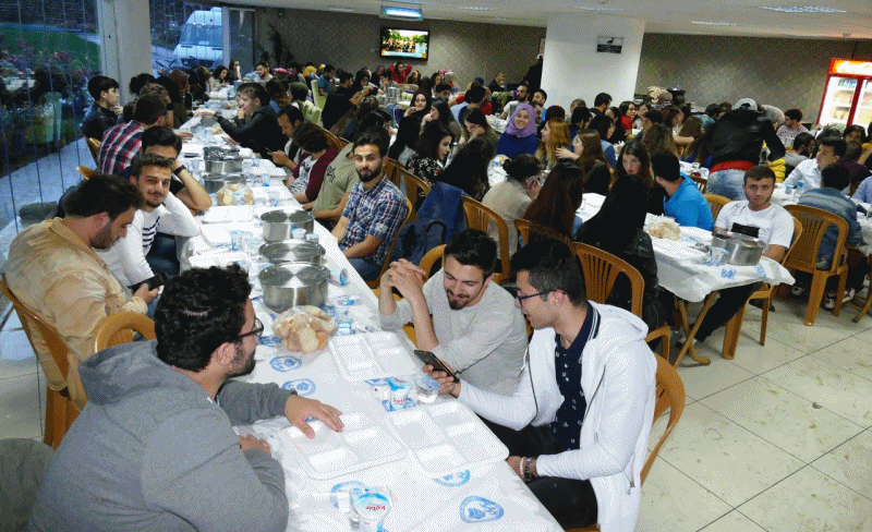 Bykehir KTܒde iftar sofras kurdu 