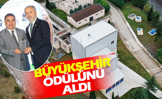 Büyükşehir Ödülünü Aldı