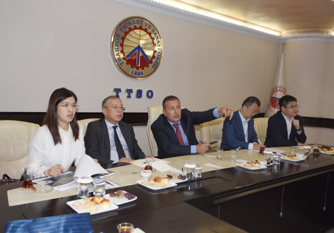 Çin heyetine Yatırım Adası Sunumu yapıldı, somon üretimi ve turizm görüşüldü