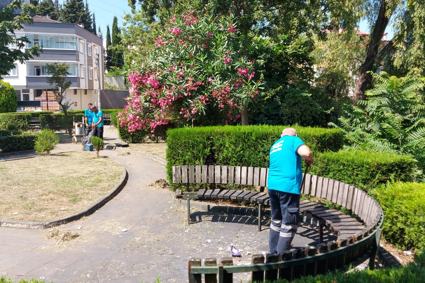 DAHA FERAH BİR ORTAHİSAR’ İÇİN PARK VE YEŞİL ALANLARDA YOĞUN MESAİ