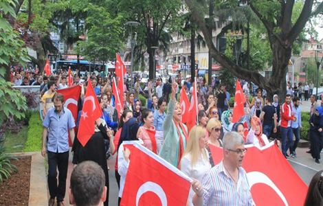 Diyarbakrdaki Bayrak ndirme Olay Trabzonda Protesto Edildi