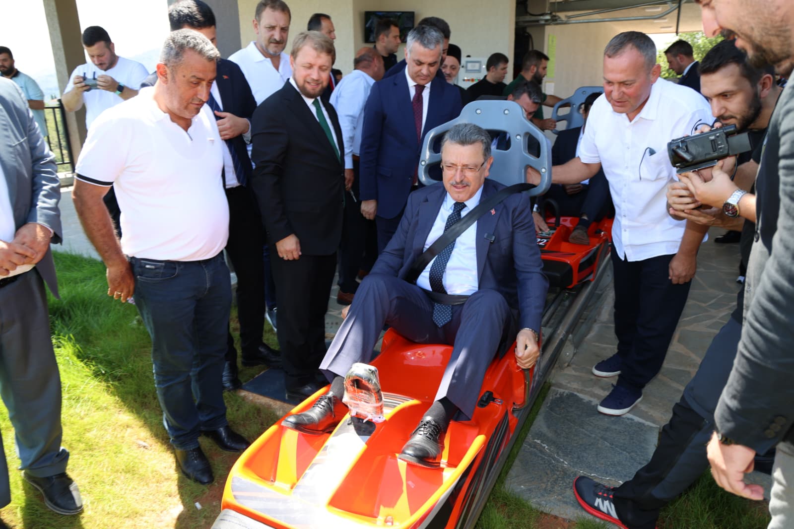 Doğu Karadeniz'in en uzun dağ kızağı Yomra'da hizmete açıldı