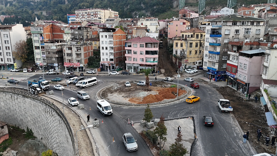 ESENTEPE KAVŞAĞI TRAFİĞİ RAHATLATACAK