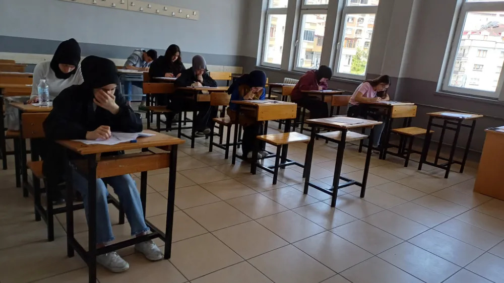 GENÇLER SİYER BİLGİLERİYLE YARIŞTI