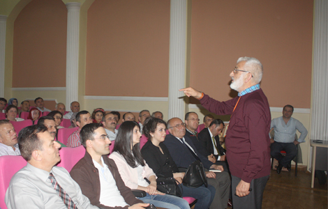 İlçe Milli Eğitim Toplantı salonunda Prof. Dr. Aytaç AÇIKALIN seminer verdi.