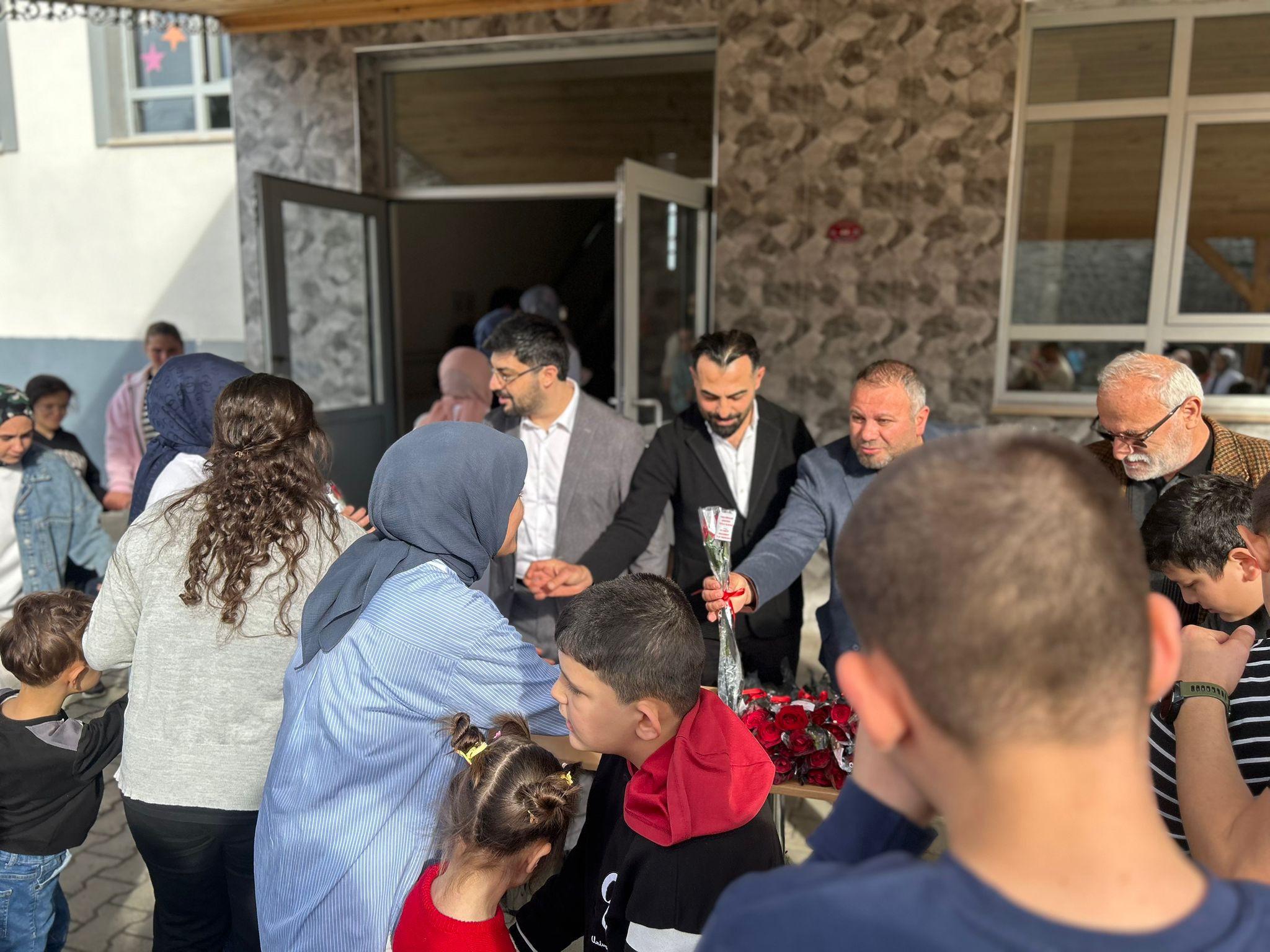 Y Parti'den 24 Kasm retmenler Gn Etkinlii