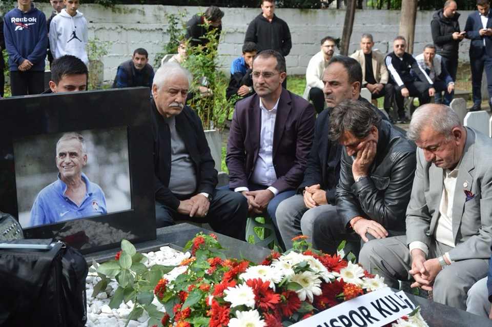 KAD�R �ZCAN, DUALARLA ANILDI

