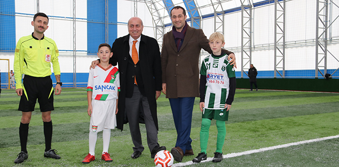 KADİR ÖZCAN MİNİKLER FUTBOL ŞENLİĞİ BAŞLADI