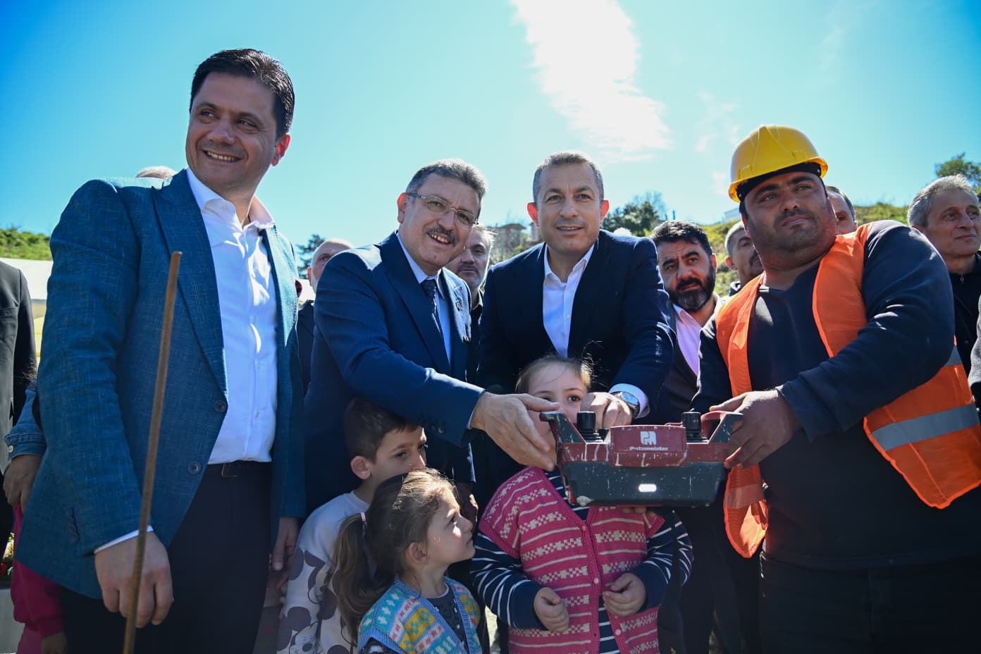 Kanuni Mahallesi Camii'nin temel atma t�reninde konu�an Ba�kan Gen�: