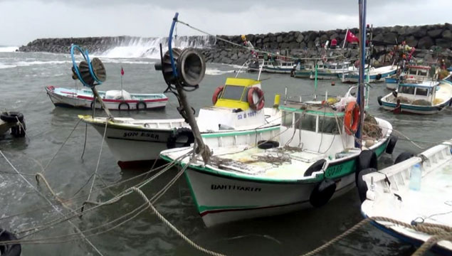 Karadeniz'de FIRTINA!