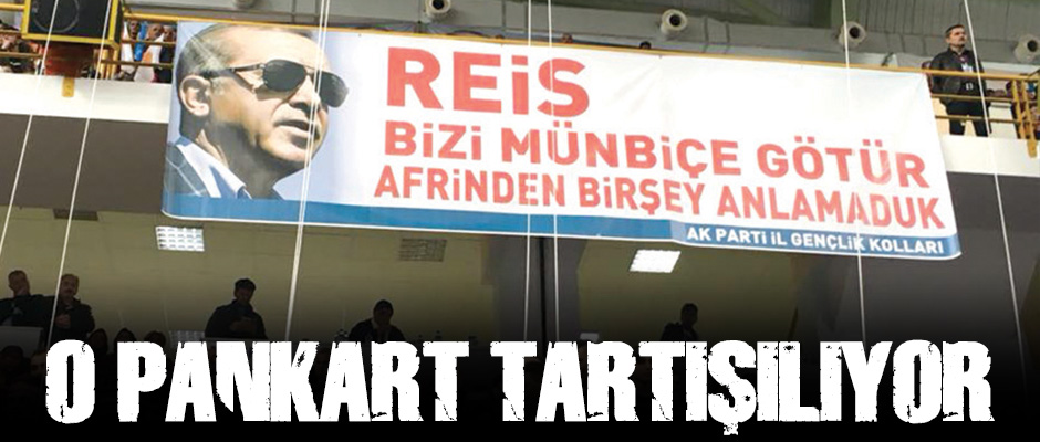 KONGREDE ASILAN O PANKART TARTIILIYOR.