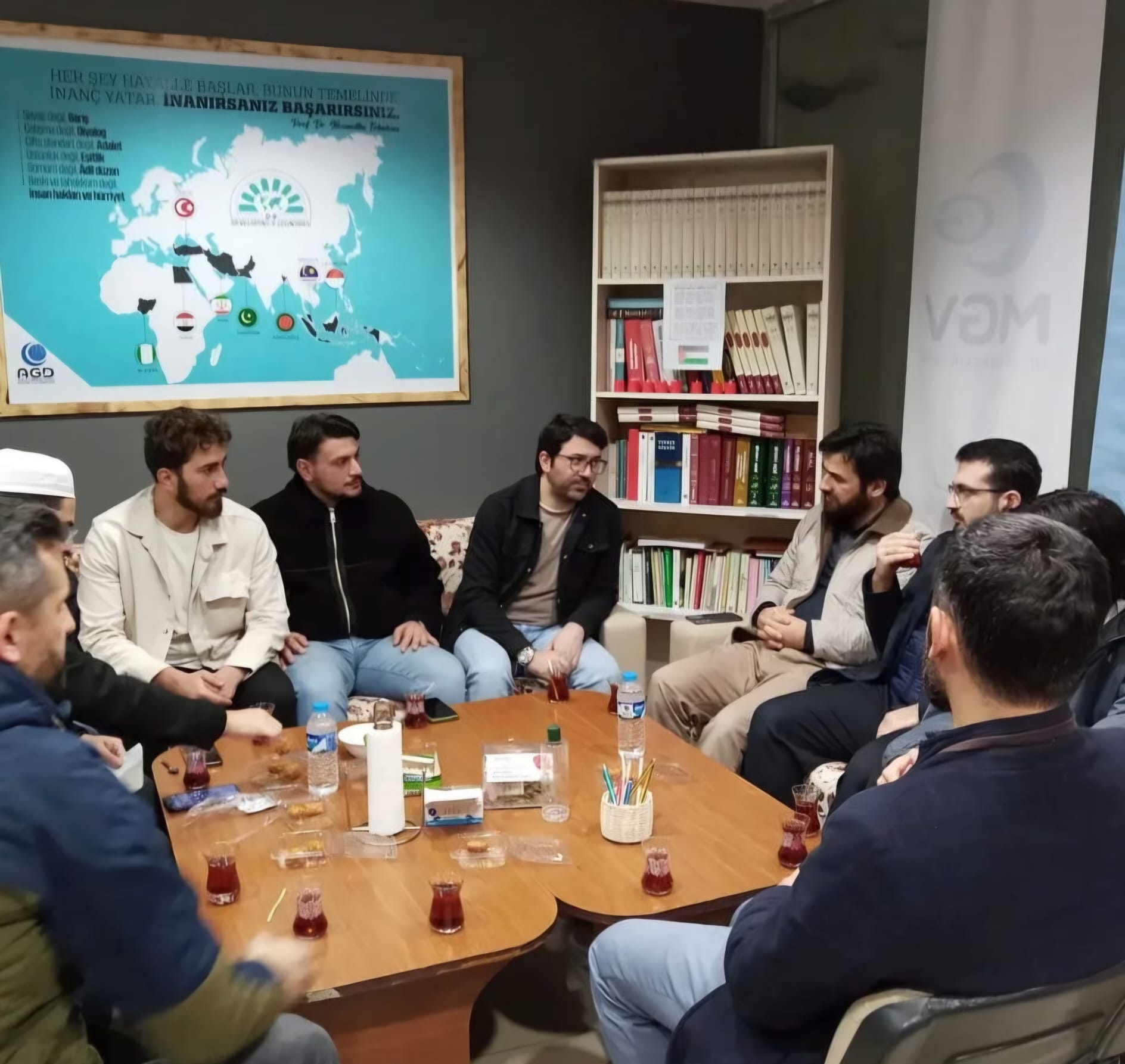 LİSELİLER AGD İFTARINDA BULUŞTU