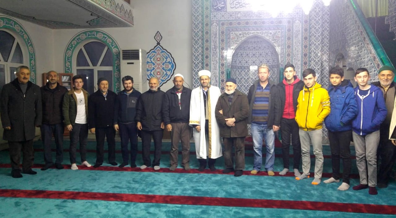 MERKEZ ENSAR CAMݒNDE SABAH NAMAZI BULUMASI

