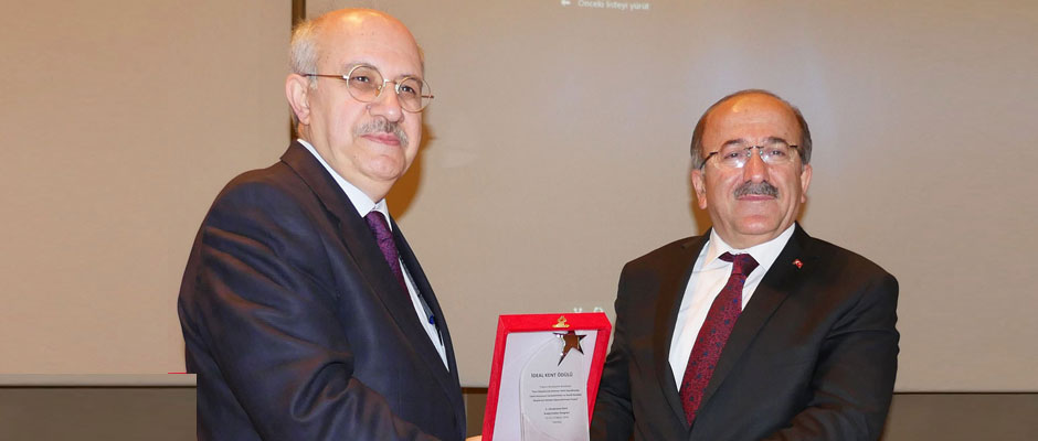 Meydan parkı ödüle layık görüldü.