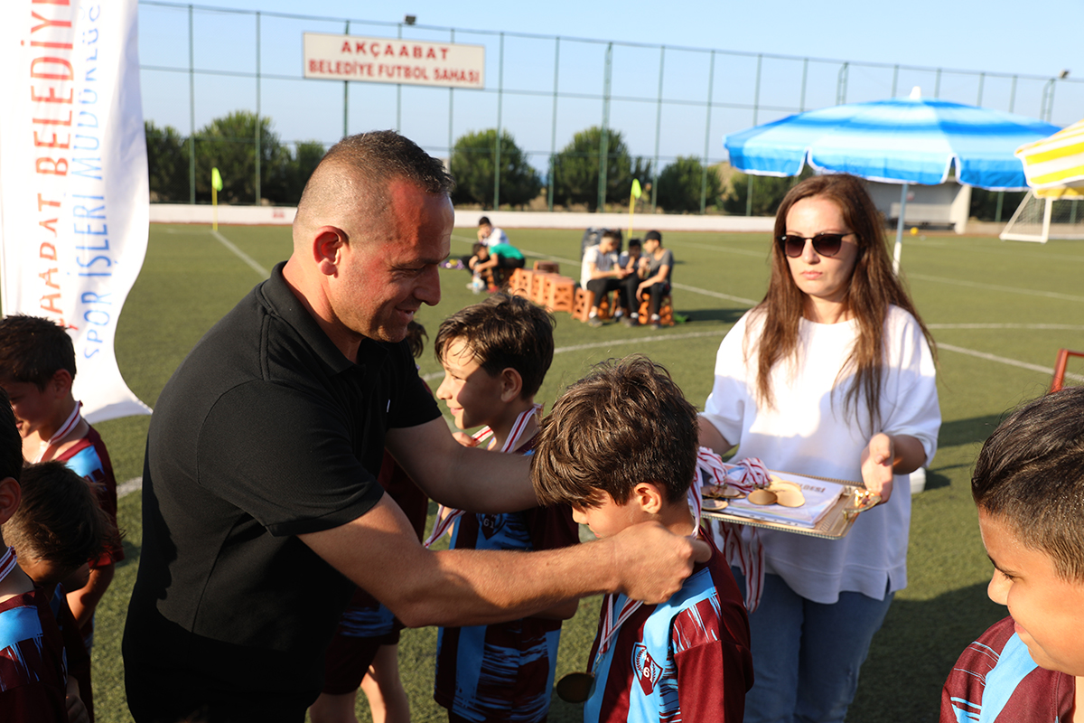 MNKLER FUTBOL LEN TURNUVASINDA KUPA SAHBN BULDU

