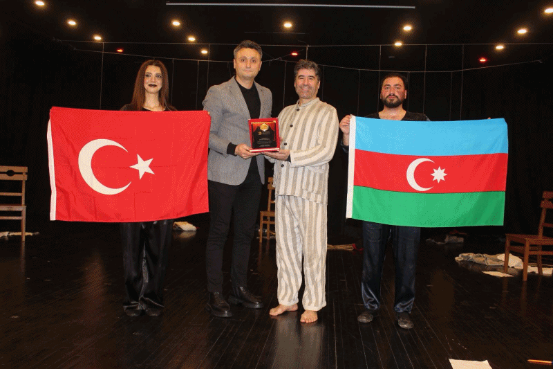 NAHIVAN DEVLET TYATROSUNDAN AKAABATTA UNUTULMAZ GSTERM