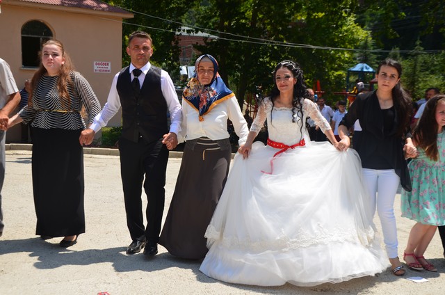 Nevin le Selamet Evlendi
