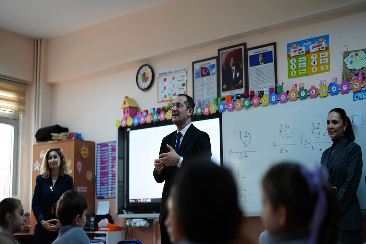 ��RENC�LER SORDU BA�KAN EK�M CEVAPLADI
