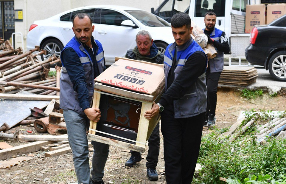 ORTAH�SAR BELED�YES�, �KI� DESTEK PAKETݒ �LE �HT�YA� SAH�PLER�N�N YANINDA�
