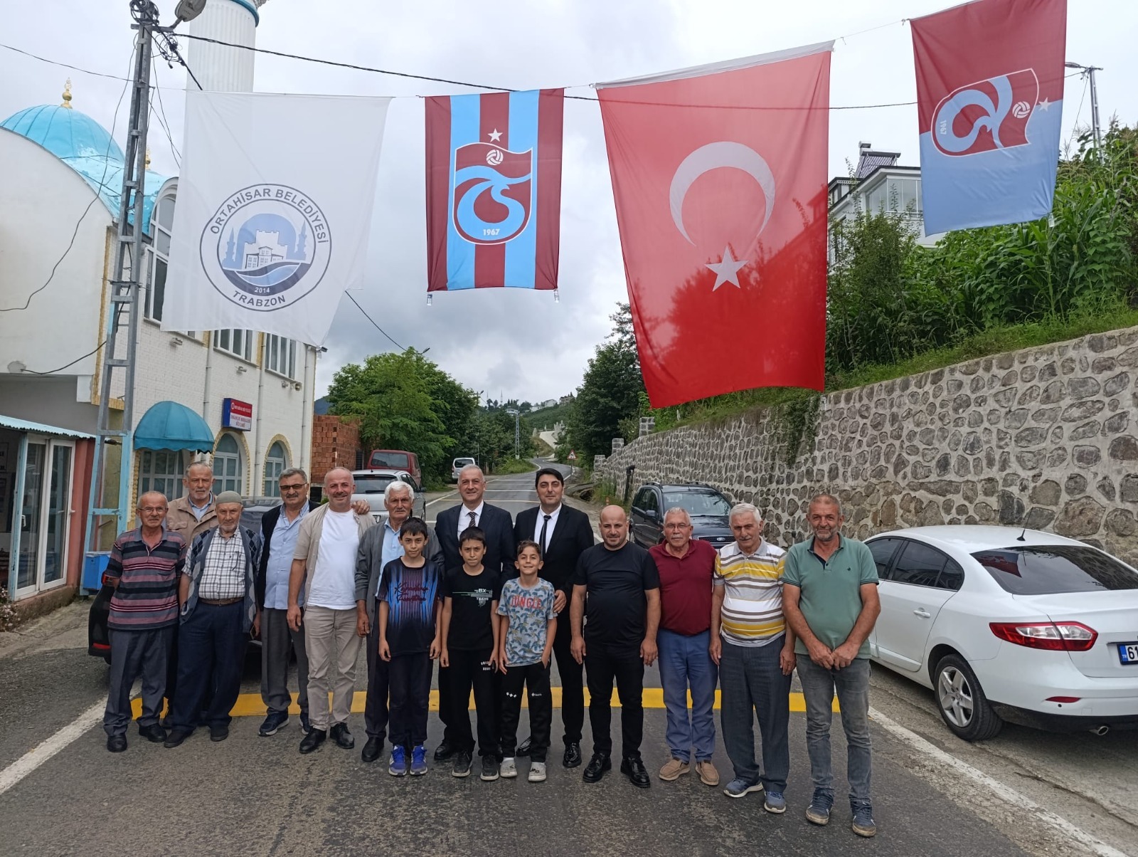 ORTAHİSAR BELEDİYESİ, MUHTARLARI TEK TEK DİNLEDİBAŞKAN YARDIMCISI ÖZÇİLİNGİR, 87 MAHALLEYİ ZİYARET EDEREK MUHTARLARLA GÖRÜŞTÜ