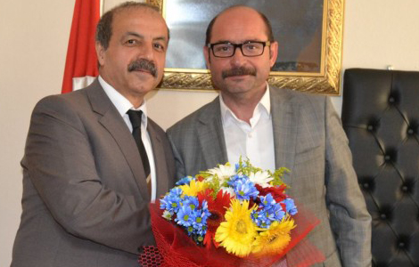 Ortahisarda Devir Teslim‏ Yapld.
