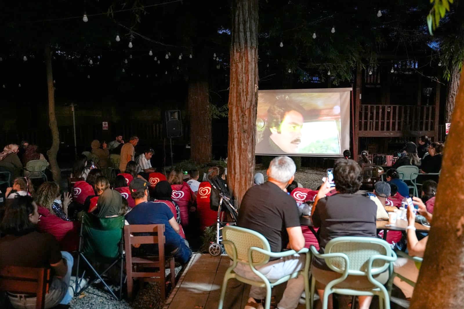 ORTAHİSAR’DA ‘GECE SİNEMASI’YLA NOSTALJİ DOLU AKŞAMLAR BAŞLADI