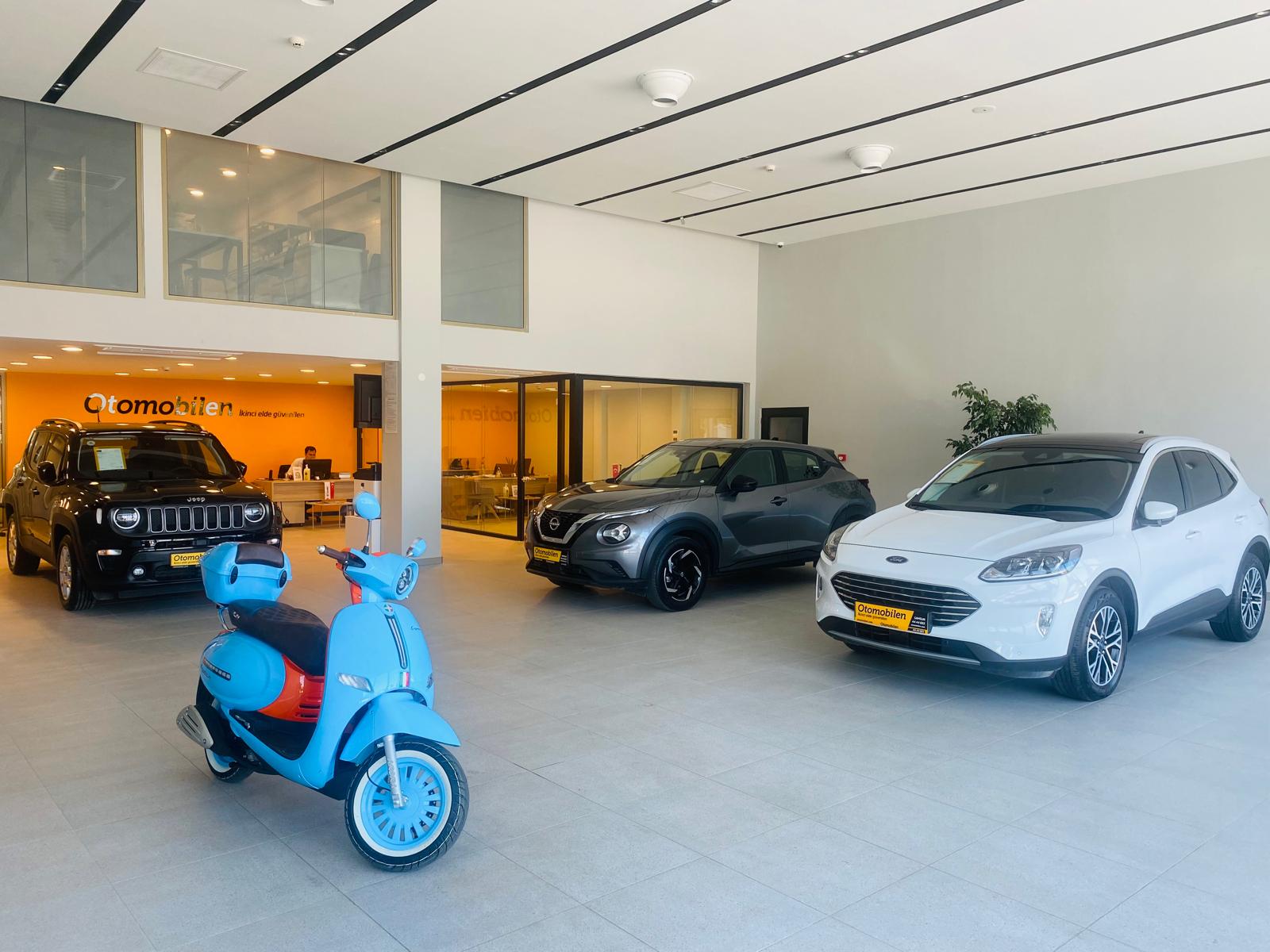 Otomobilen Showroom Yatrmlarna Devam Ediyor

