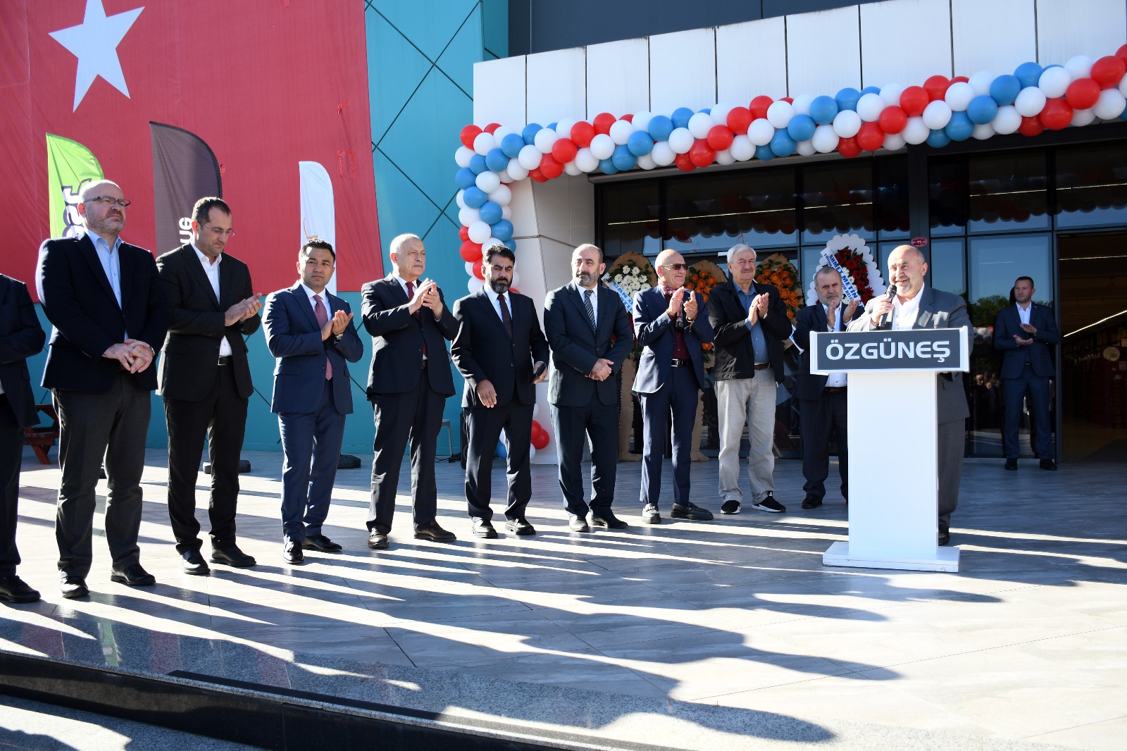 �zg�ne�'te 2025 y�l�n�n son sat�� etkinli�i f�rsatlar� ile ba�lad�. B�y�k indirimler var
