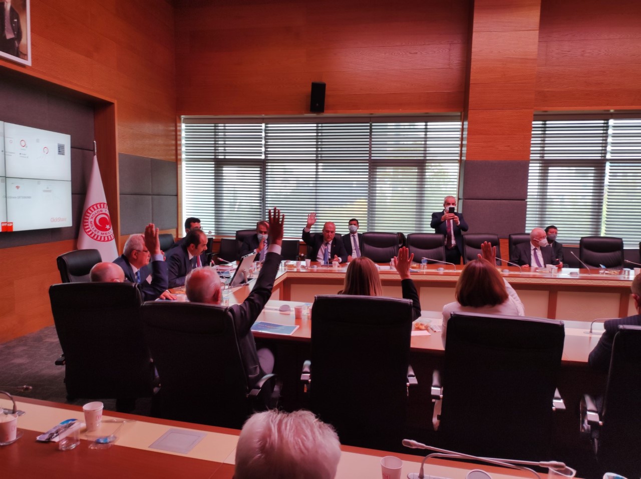 PARİS ANLAŞMASI'NA İLİŞKİN KANUN TEKLİFİ, TBMM ÇEVRE KOMİSYONU’NDA GÖRÜŞÜLDÜ, DIŞİŞLERİ KOMİSYONU'NA SUNULMASI OY BİRLİĞİYLE KABUL EDİLDİ.