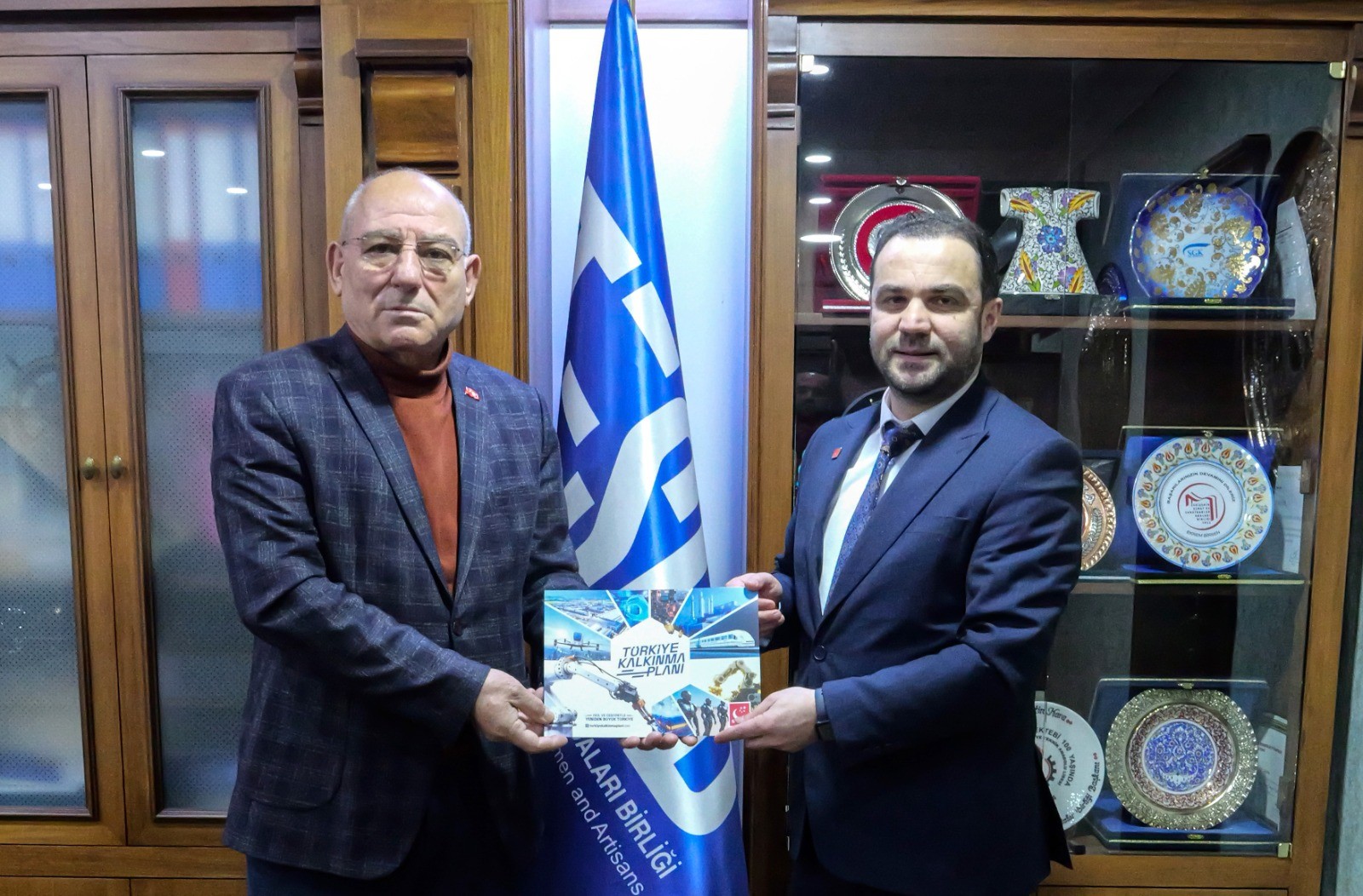 Saadet Partisi heyetinden TESOB�a ziyaret
