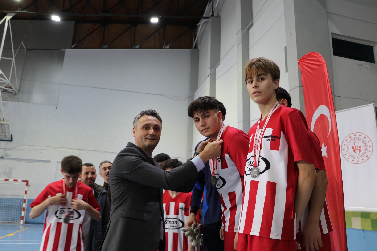 �AMP�YON AK�AABAT ANADOLU L�SES�