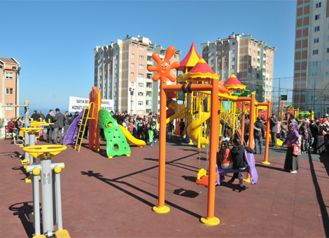Sarıtaş Toki Çocuk Parkı Açıldı