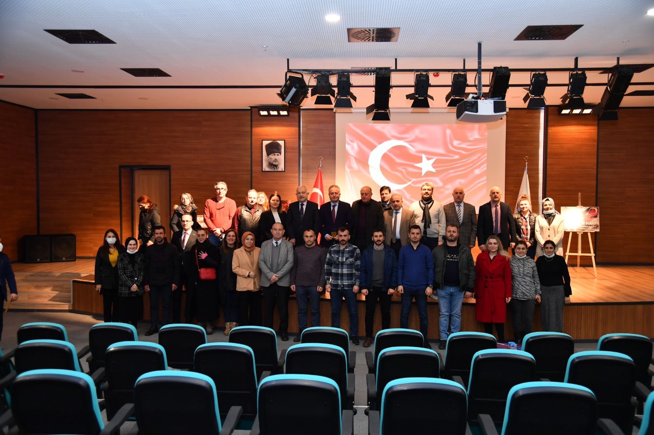 Tarihçi Hikmet Öksüz: “Çanakkale’de maddiyat değil, maneviyat kazandı”