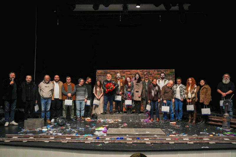 T�YATRO FEST�VAL� YO�UN �LG�YLE DEVAM ED�YOR