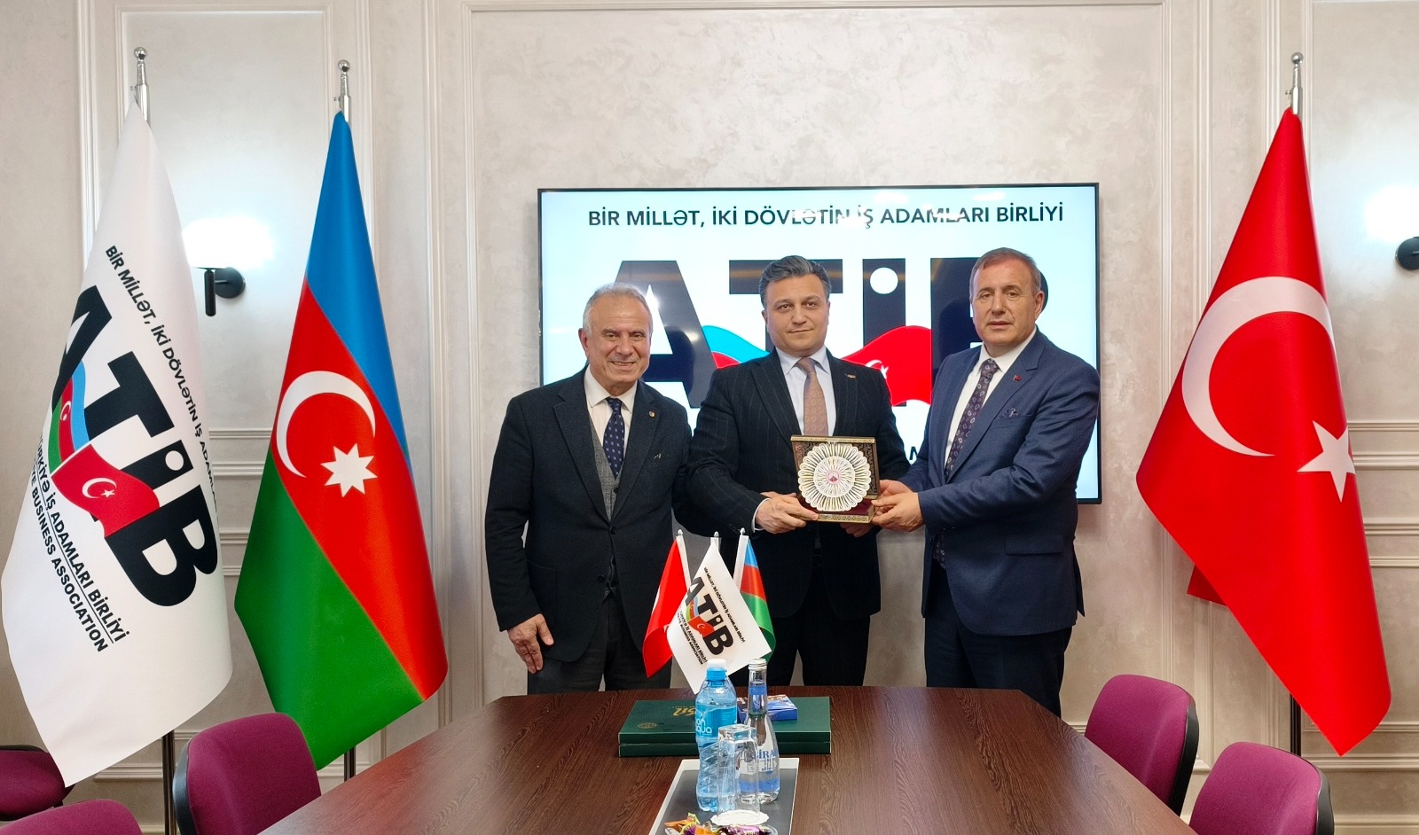 Trabzon heyeti Azerbaycan i� d�nyas� ile bulu�tu