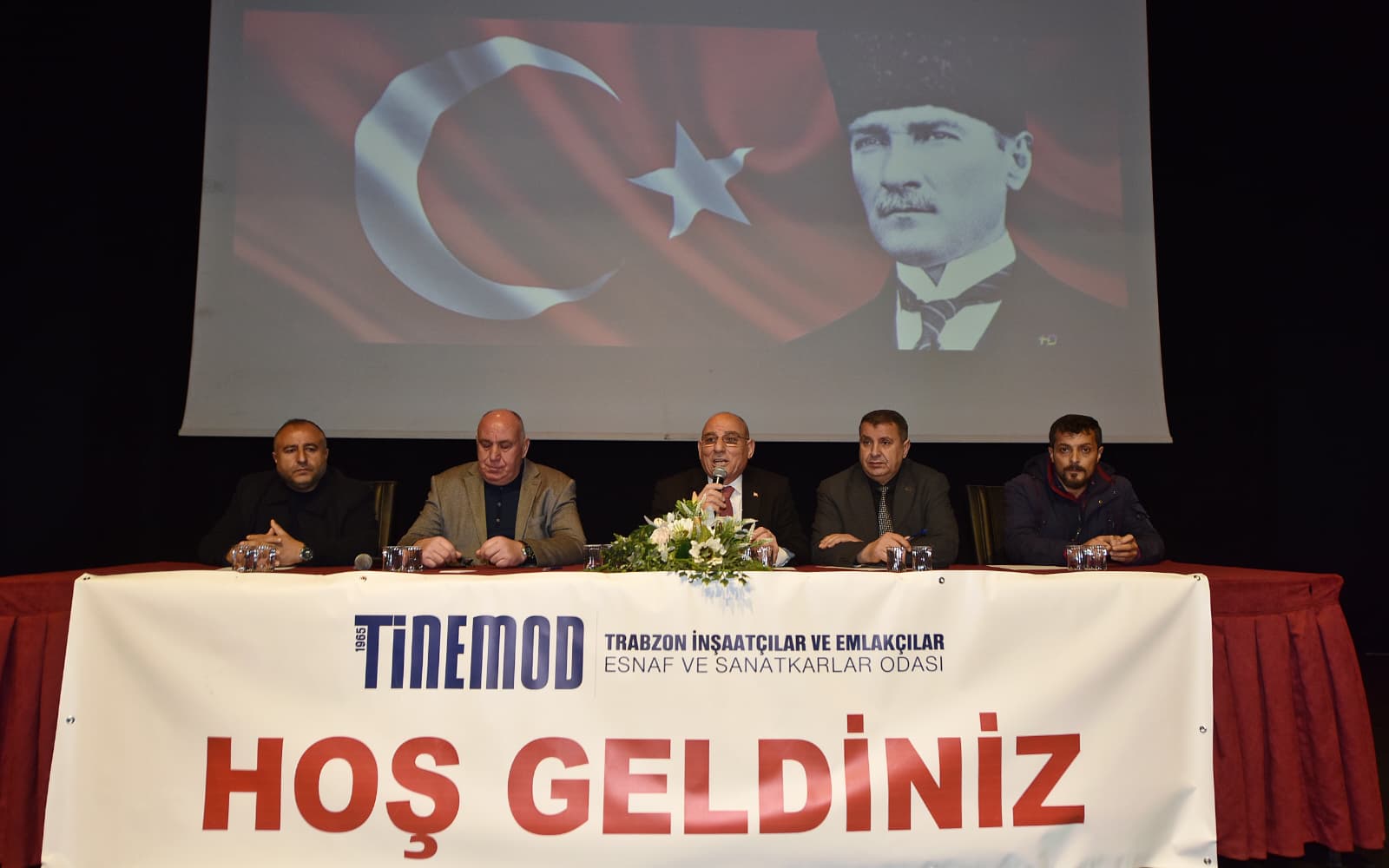 Trabzon �n�aat��lar ve Emlak��lar Odas�'nda Ayhan Taflan yeniden ba�kan oldu