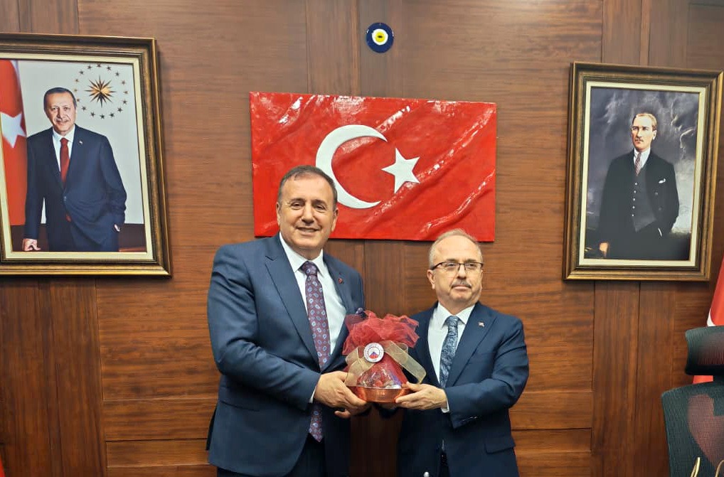 Trabzon i� insanlar� heyeti Bak� B�y�kel�ili�ini ziyaret etti