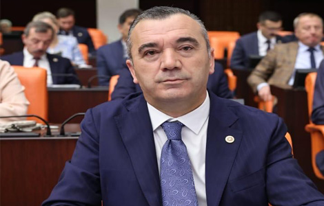 Trabzon Milletvekili Aydın'dan Atatürk Heykeline saldıran failin serbest kalmasına tepki!