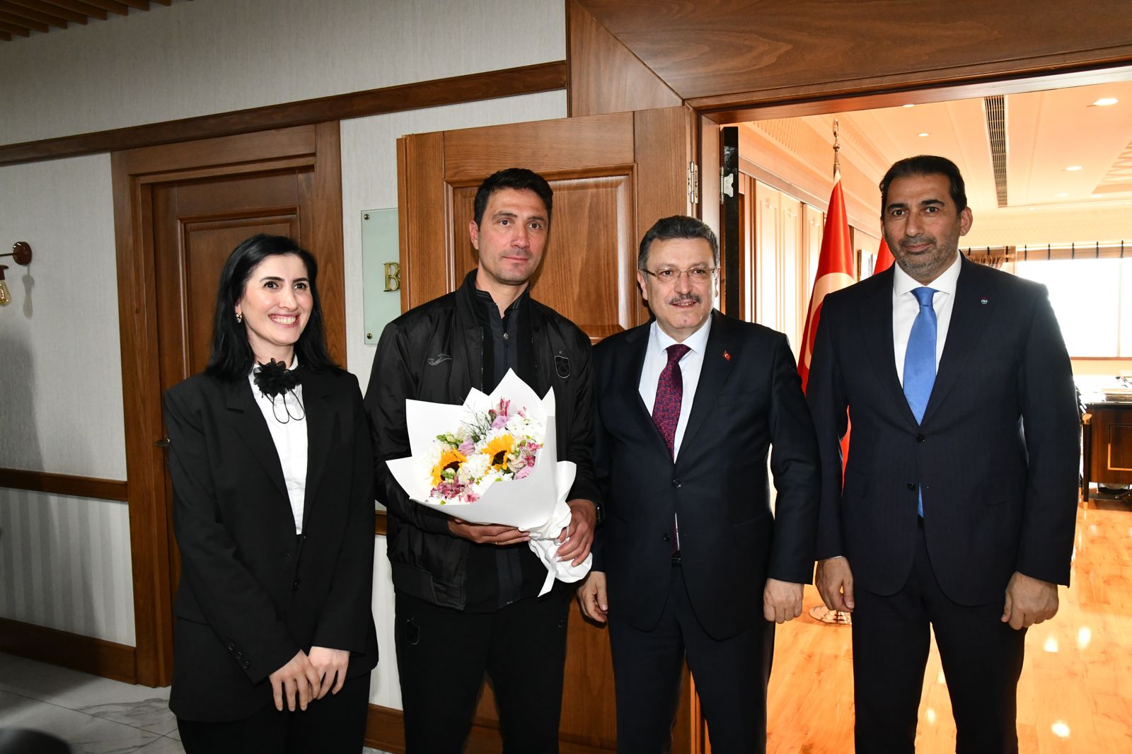 TRABZON, ŞAMPİYONLARI BAĞRINA BASTI