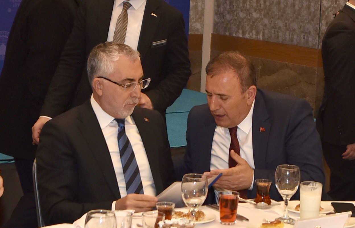 Trabzon, TTSO iftar�nda bulu�tu.