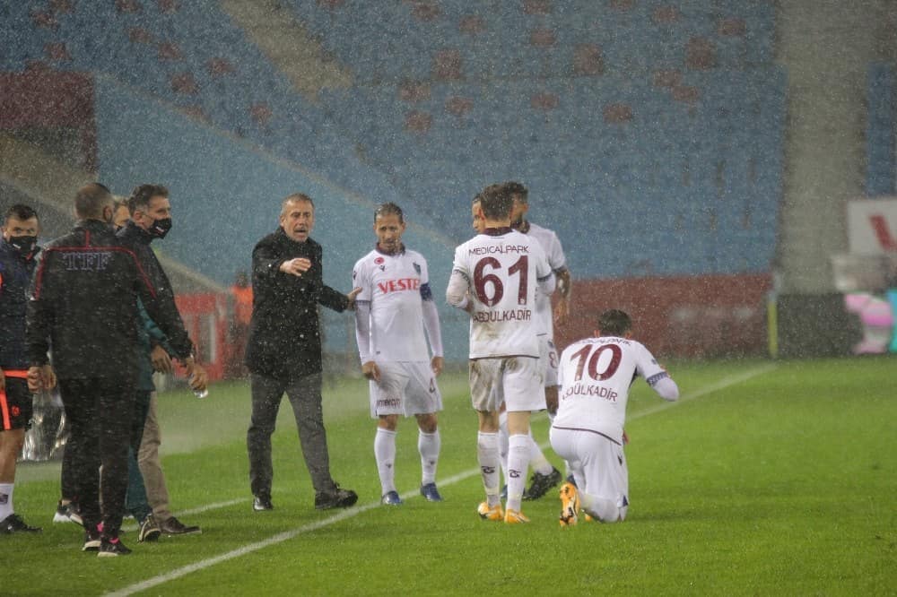 TRABZONSPOR'DAN ALTIN VURU