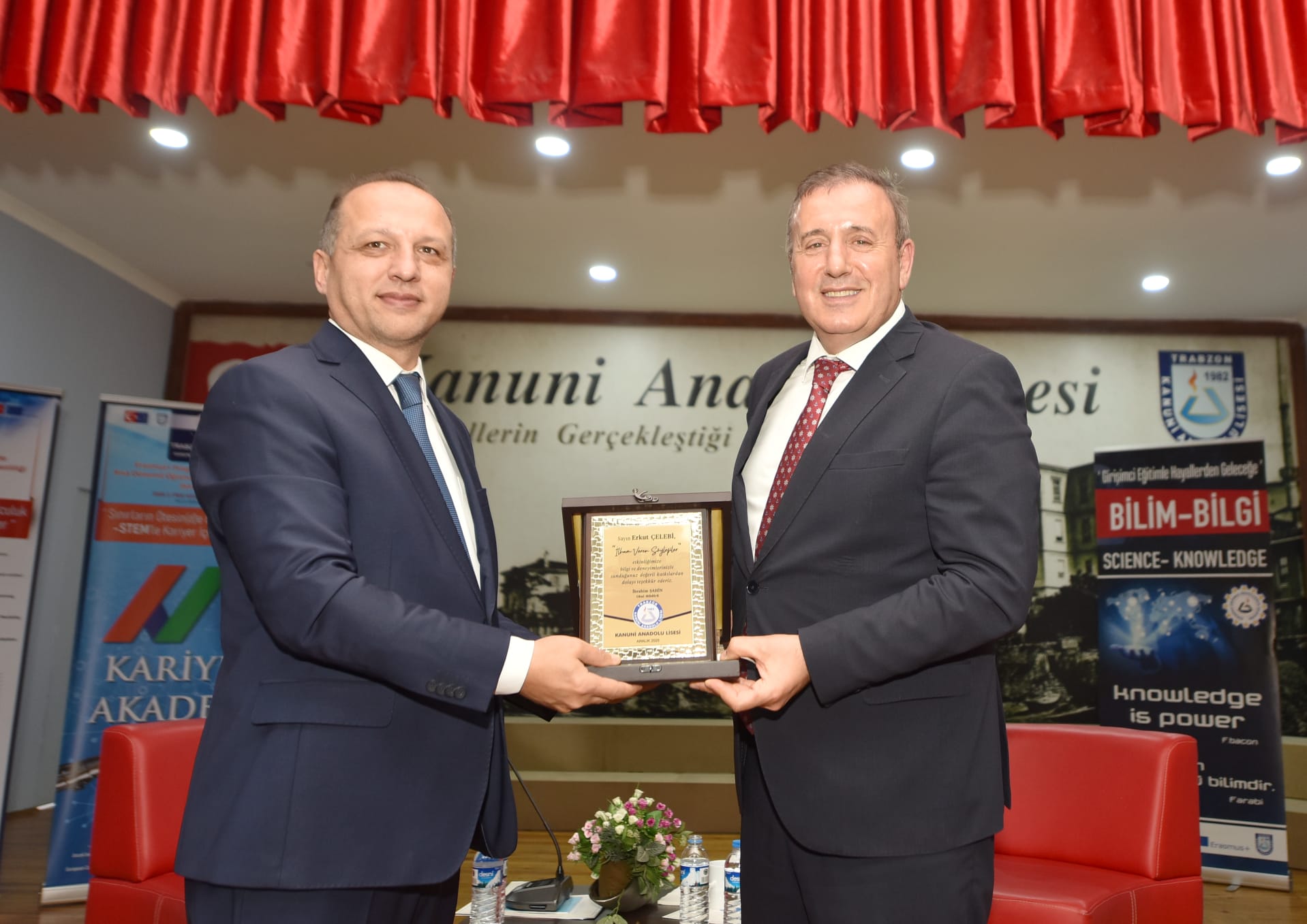 TTSO Ba�kan� Erkut �elebi ��rencilerle bulu�tu: �T�m �abam�z gen�lerin Trabzon�da kalmas� i�in�

