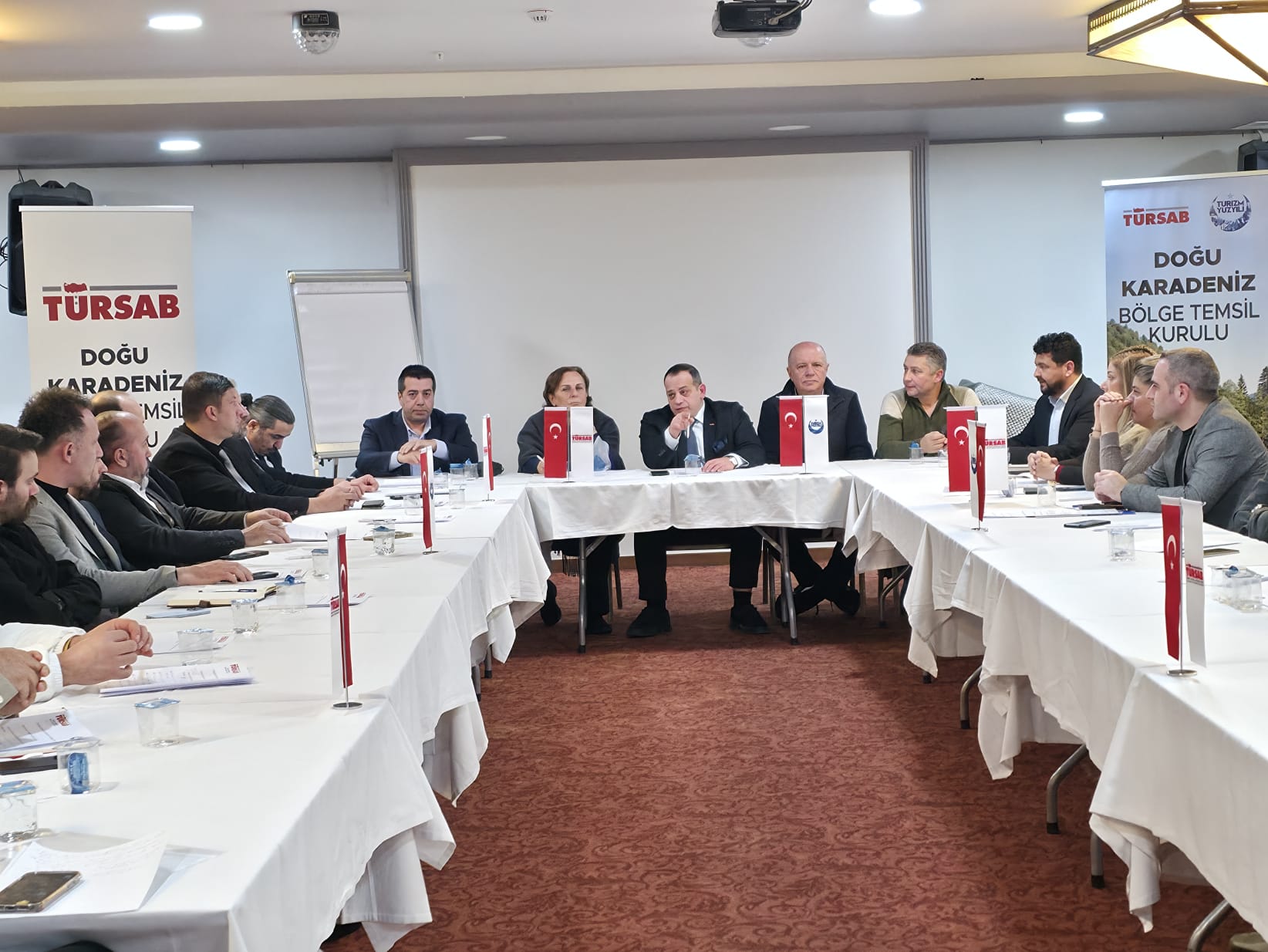 T�RSAB Do�u Karadeniz B�lge Ba�kanl���ndan isti�are toplant�s�.