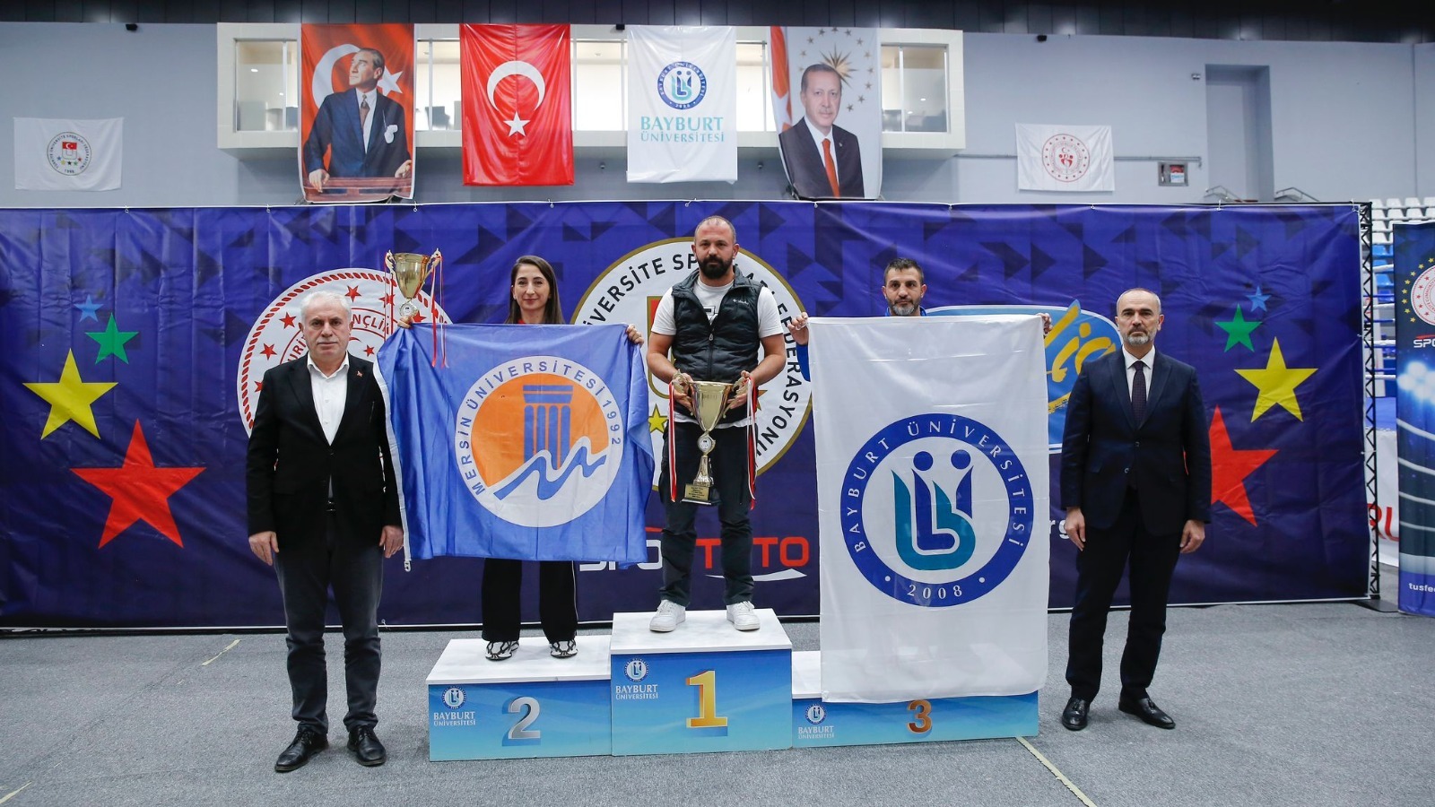 �niversiteleraras� Boks �ampiyonas�nda �ampiyon TR�

