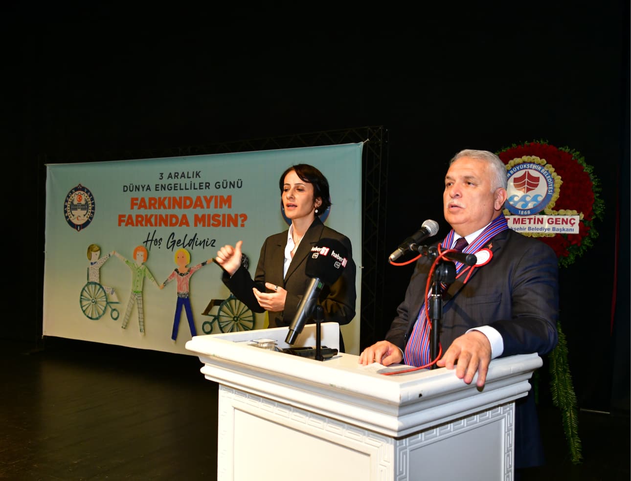 Vali Aziz Y�ld�r�m, 3 Aral�k D�nya Engelliler G�n� Dolay�s�yla D�zenlenen Programa Kat�ld�
