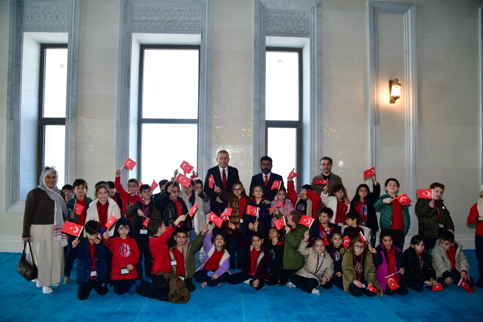 Vali Tahir �ahin,yakla��k 2500 �ocu�un kat�ld��� Tekne Orucu etkinli�inde yavrular�m�zla bir araya geldi.