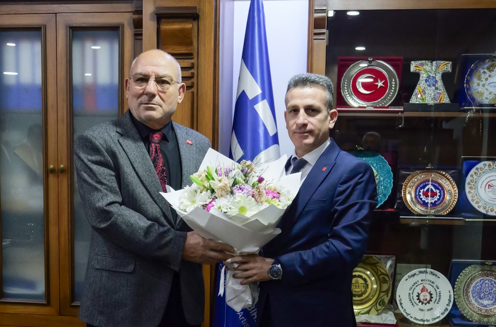 Vergi Dairesi heyetinden TESOB�a ziyaret
