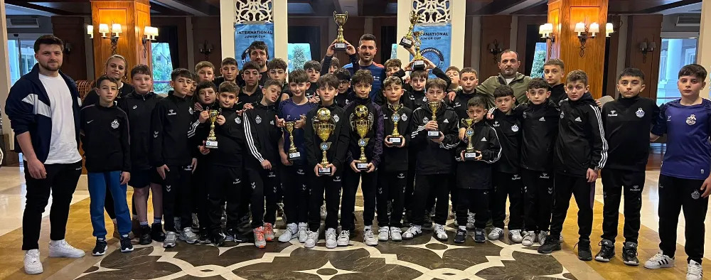 YAYLACIKSPOR�DAN ��FTE �AMP�YONLUK
